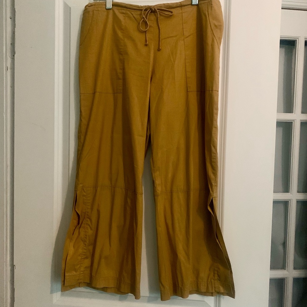 Rare discontinued be present Mustard Wide-Leg Pants